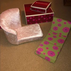 Sit and relax American girl RETIRED